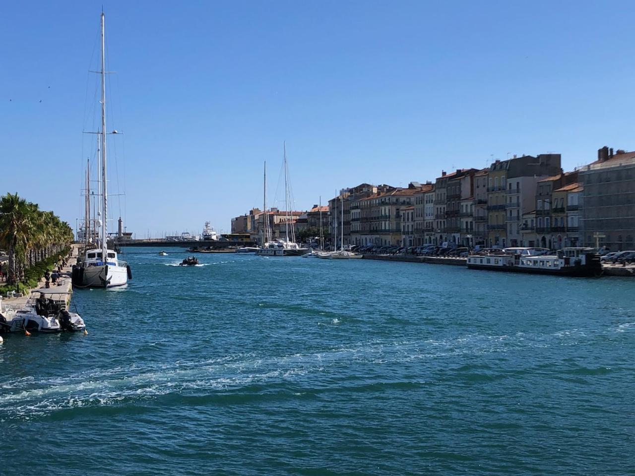 La Terrasse Des Capucines Apartment Sete Luaran gambar