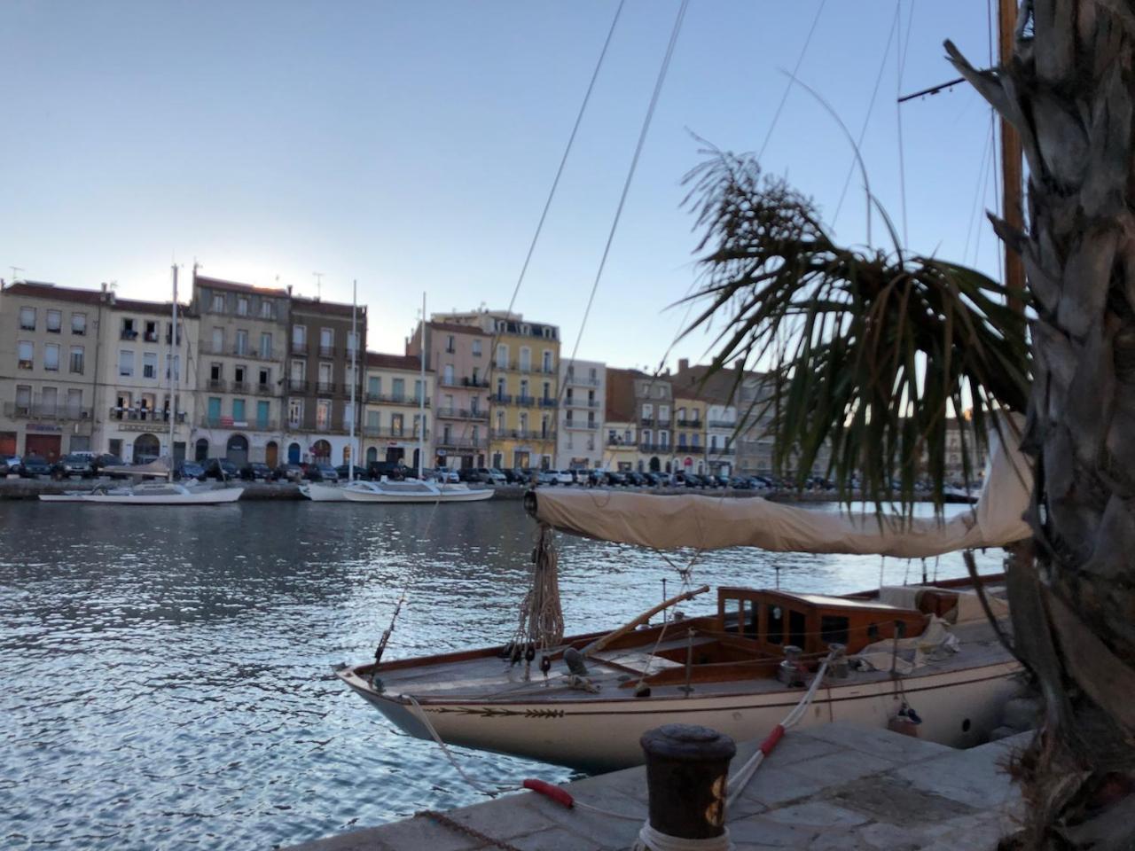La Terrasse Des Capucines Apartment Sete Luaran gambar